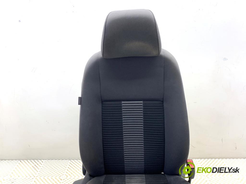 VW GOLF PLUS V liftback 2008 77 kW 1.9 TDI 1896 Sedadlo pravy predný