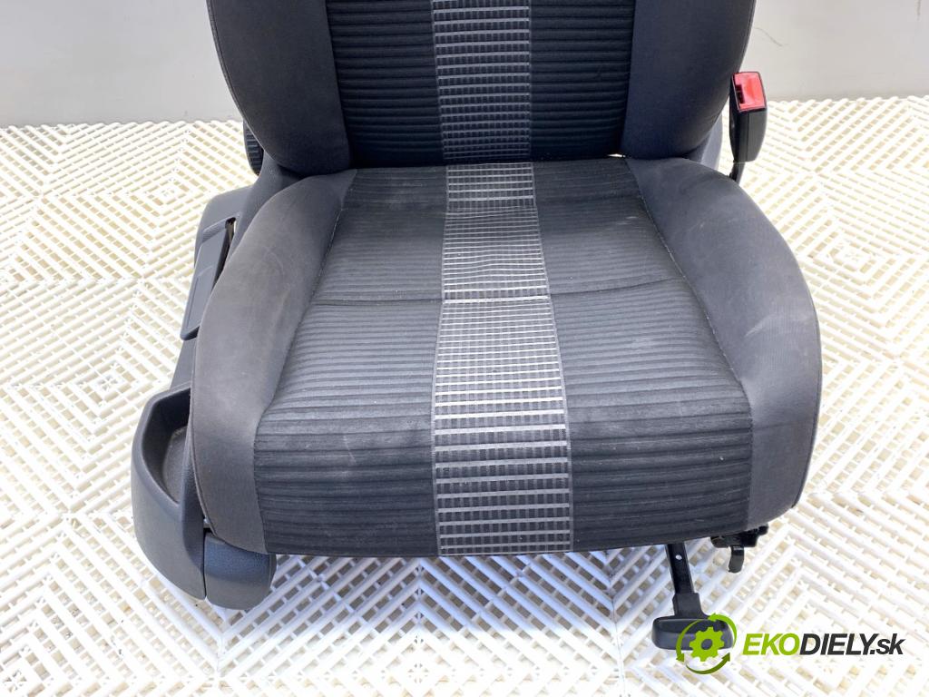 VW GOLF PLUS V liftback 2008 77 kW 1.9 TDI 1896 Sedadlo pravy predný