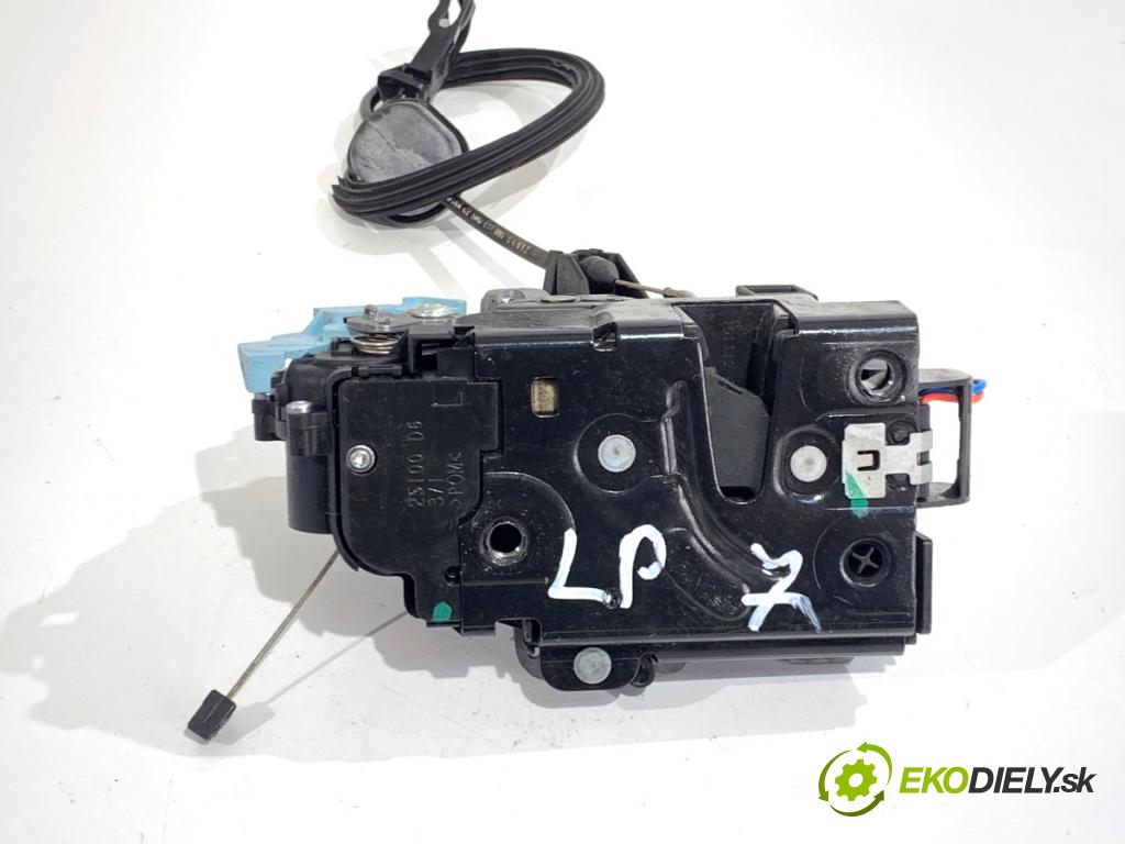 VW GOLF PLUS V liftback 2013 90 kW 1.4 TSI 1390 zámok dveře levý přední část 3D1837015AS