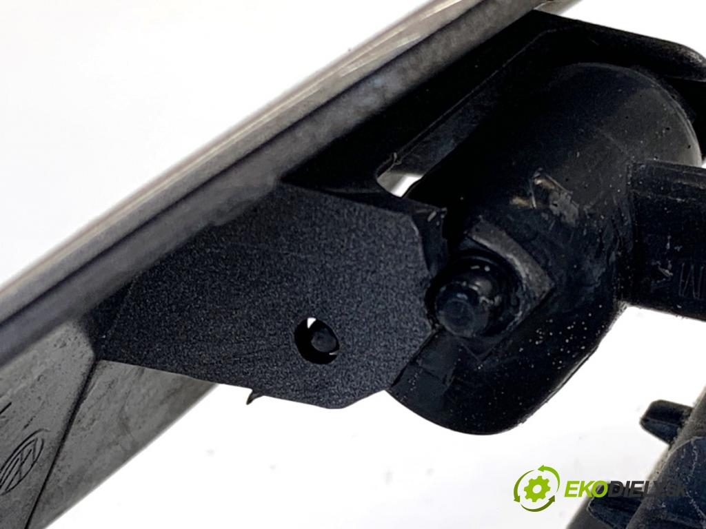 VW GOLF PLUS V liftback 2013 90 kW 1.4 TSI 1390 ostřikovače světla pravý přední část 5M0955978C