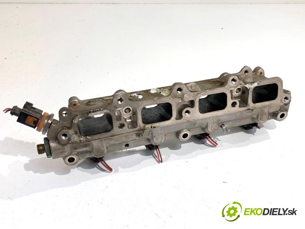 VW GOLF PLUS V liftback 2013 90 kW 1.4 TSI 1390 Lišta vstrekovacia 03C906036M (Vstrekovacia lišta)