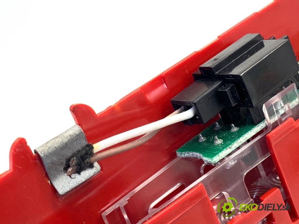 VW GOLF PLUS V liftback 2013 90 kW 1.4 TSI 1390 světlo brzdových světel 5K0945087B