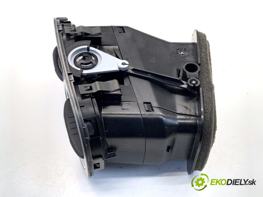 VW GOLF PLUS V liftback 2013 90 kW 1.4 TSI 1390 mří topení pravý přední část 5M0819710 5M0819759