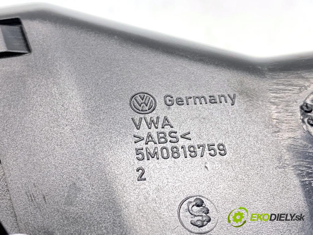 VW GOLF PLUS V liftback 2013 90 kW 1.4 TSI 1390 mří topení pravý přední část 5M0819710 5M0819759