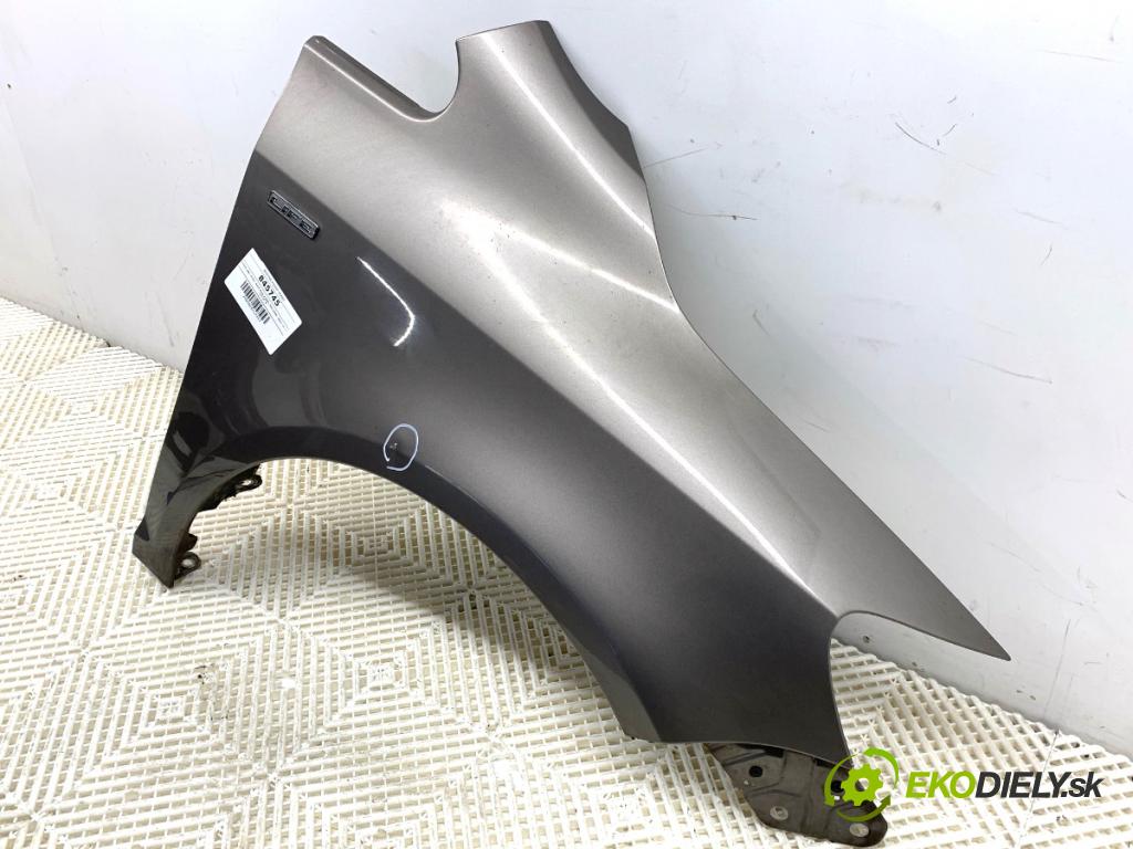 VW GOLF PLUS V liftback 2013 90 kW 1.4 TSI 1390 blatník pravý přední část LA8X