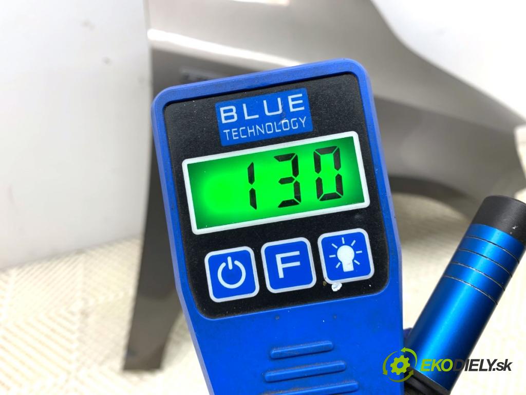 VW GOLF PLUS V liftback 2013 90 kW 1.4 TSI 1390 blatník pravý přední část LA8X