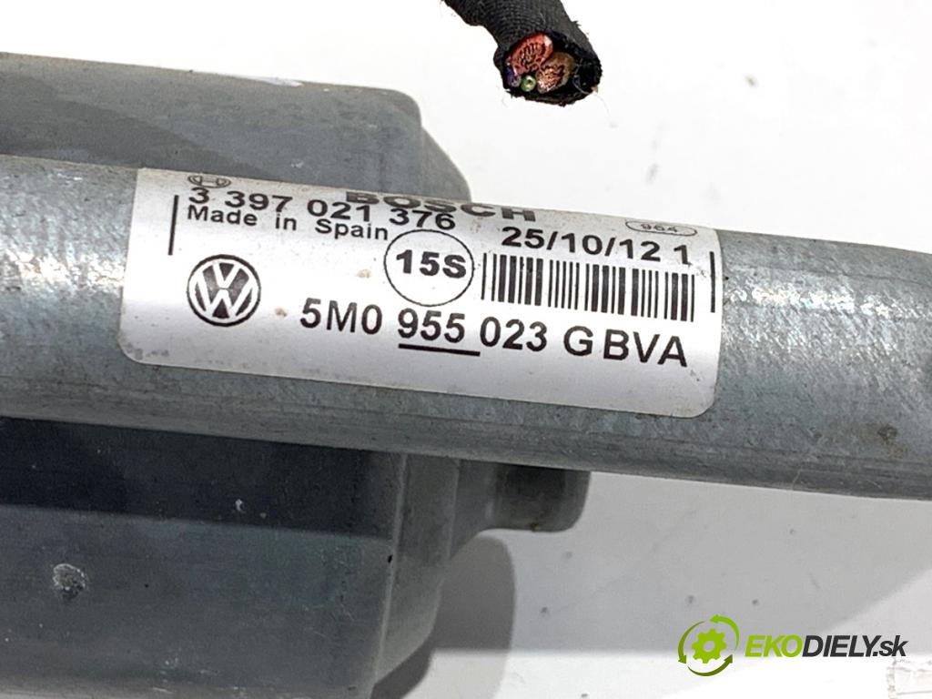VW GOLF PLUS V liftback 2013 90 kW 1.4 TSI 1390 motor stěračů přední část levý 5M0955023G