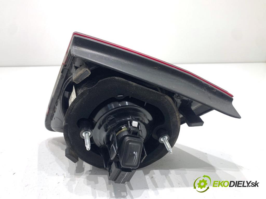 VW GOLF PLUS V liftback 2013 90 kW 1.4 TSI 1390 světlo zadní část pravá vnitřní 5M0945094S (Klika dveří ostatní)