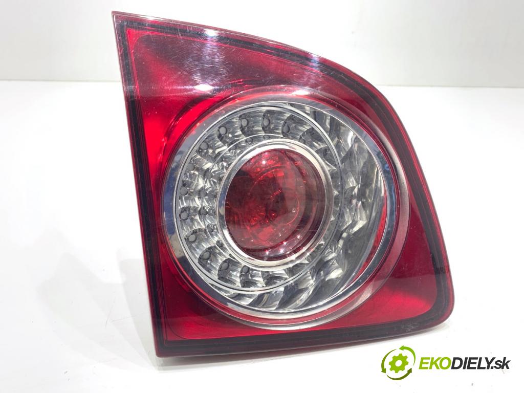 VW GOLF PLUS V liftback 2013 90 kW 1.4 TSI 1390 světlo zadní část levá strana vnitřní 5M0945093M (Klika dveří ostatní)