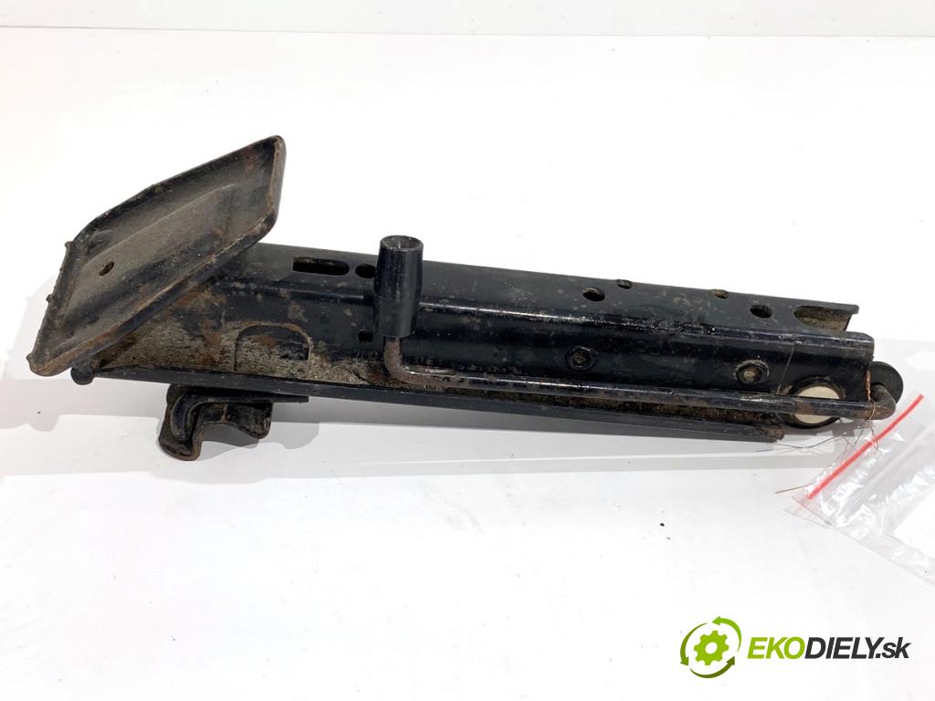 VW GOLF PLUS V liftback 2013 90 kW 1.4 TSI 1390 ZVEDÁK: - Mechanizmus 7M0011031E