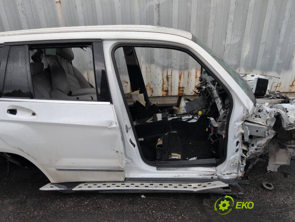 MERCEDES-BENZ X204 SUV 2012 125 kW 220 CDI (204.902) 2143 karoséria ČTVRŤÁK: Blatník prah strecha PODŁUŻNICA