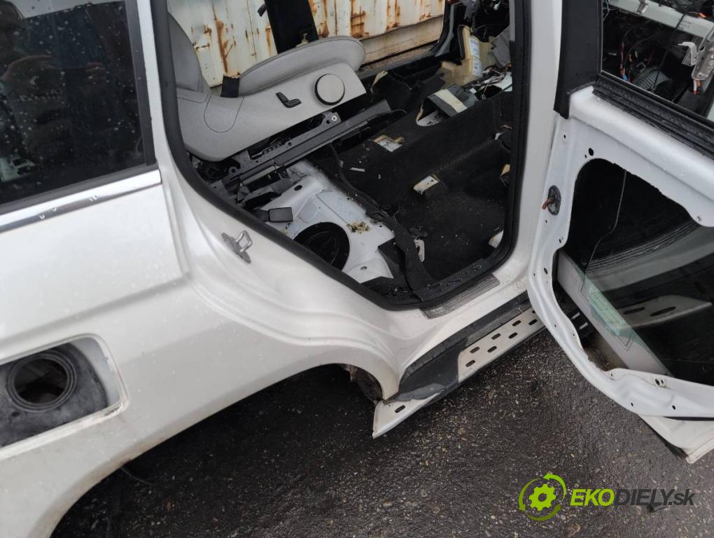 MERCEDES-BENZ X204 SUV 2012 125 kW 220 CDI (204.902) 2143 karoséria ČTVRŤÁK: Blatník prah strecha PODŁUŻNICA