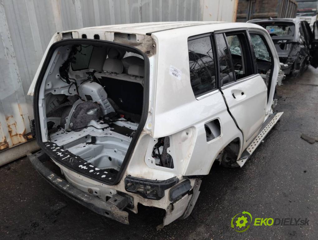 MERCEDES-BENZ X204 SUV 2012 125 kW 220 CDI (204.902) 2143 karoséria ČTVRŤÁK: Blatník prah strecha PODŁUŻNICA