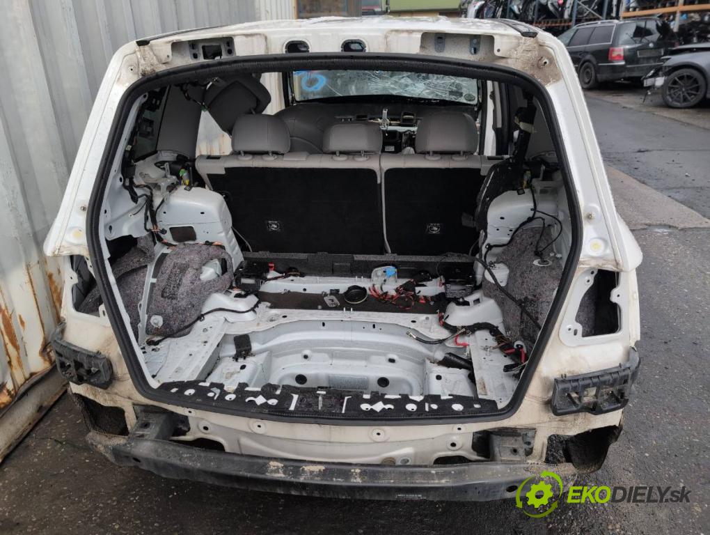 MERCEDES-BENZ X204 SUV 2012 125 kW 220 CDI (204.902) 2143 karoséria ČTVRŤÁK: Blatník prah strecha PODŁUŻNICA