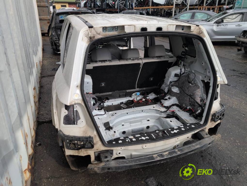 MERCEDES-BENZ X204 SUV 2012 125 kW 220 CDI (204.902) 2143 karoséria ČTVRŤÁK: Blatník prah strecha PODŁUŻNICA