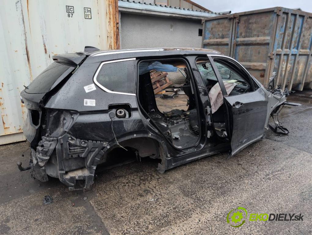 BMW F25 SUV 2013 135 kW xDrive 20 d 1995 KAROSERIA ČTVRŤÁK blatník práh střecha PODŁUŻNICA