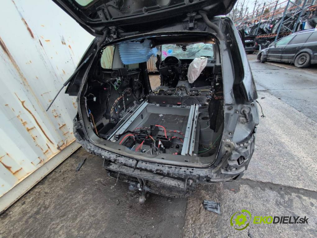 BMW F25 SUV 2013 135 kW xDrive 20 d 1995 KAROSERIA ČTVRŤÁK blatník práh střecha PODŁUŻNICA