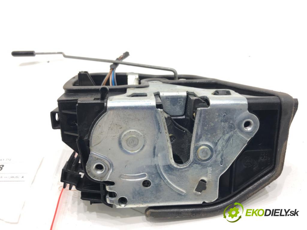 BMW F25 SUV 2013 135 kW xDrive 20 d 1995 zámok dveře pravý zadní část 7318418