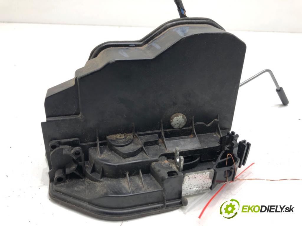 BMW F25 SUV 2013 135 kW xDrive 20 d 1995 zámok dveře pravý zadní část 7318418