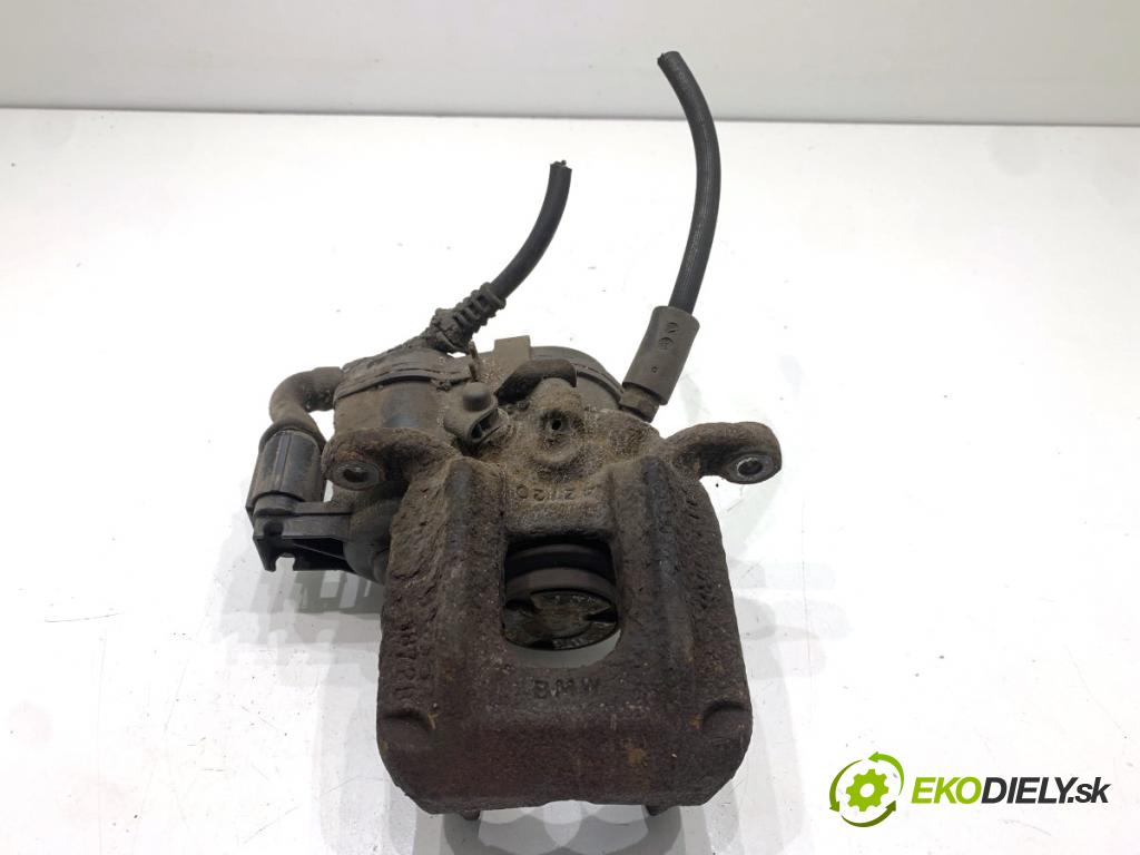 BMW F25 SUV 2013 135 kW xDrive 20 d 1995 Brzdič strmeň pravy zad 