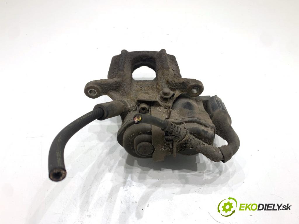 BMW F25 SUV 2013 135 kW xDrive 20 d 1995 brzdič třmen pravý zadní část