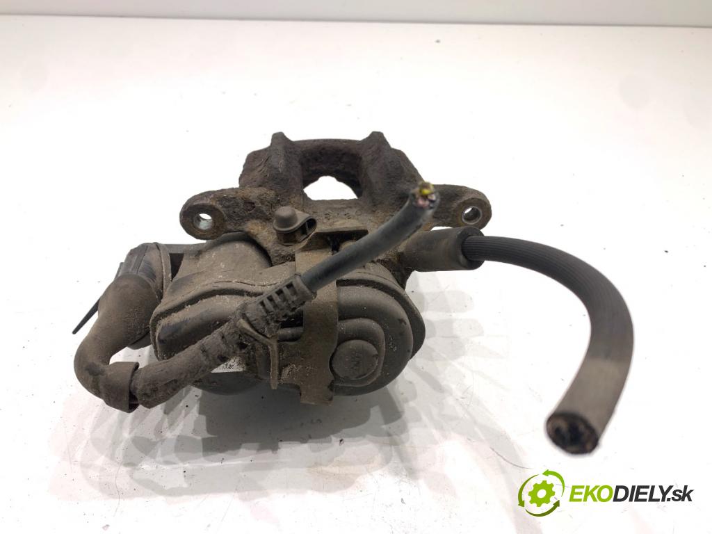 BMW F25 SUV 2013 135 kW xDrive 20 d 1995 brzdič třmen levý zadní část