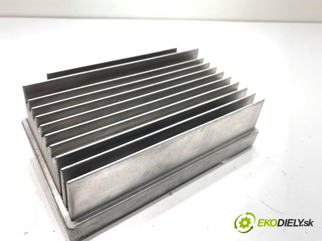 BMW F25 SUV 2013 135 kW xDrive 20 d 1995 zesilovač 9283507 (Zesilovač)