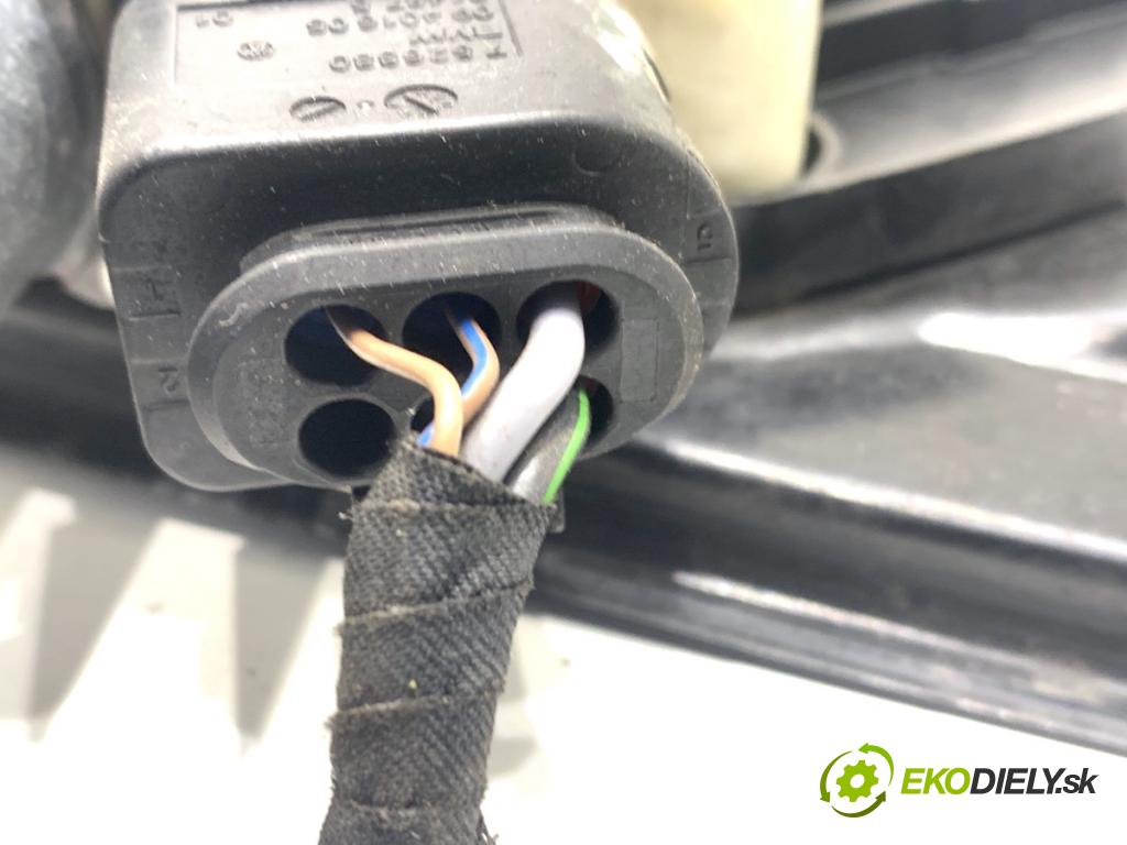 BMW F25 SUV 2013 135 kW xDrive 20 d 1995 mechanismus okna pravý přední část 7322748