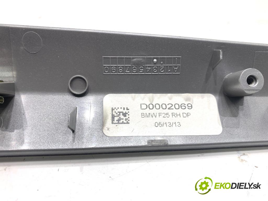 BMW F25 SUV 2013 135 kW xDrive 20 d 1995 lišty kryt 9184481 9184126 (Lišta)