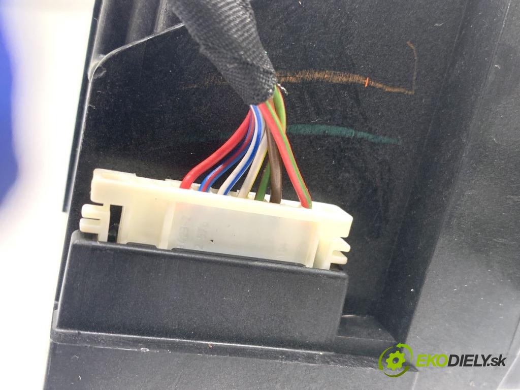 BMW F25 SUV 2013 135 kW xDrive 20 d 1995 kulisa 9296904 (Řadicí páka (kulisa) )