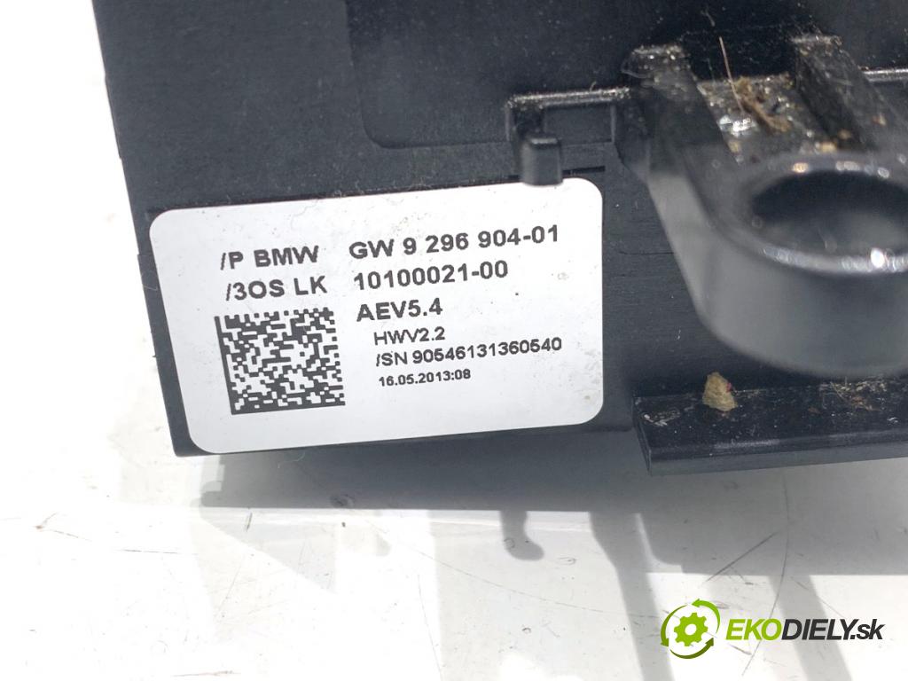 BMW F25 SUV 2013 135 kW xDrive 20 d 1995 Kulisa 9296904 (Rýchlostná páka (kulisa))