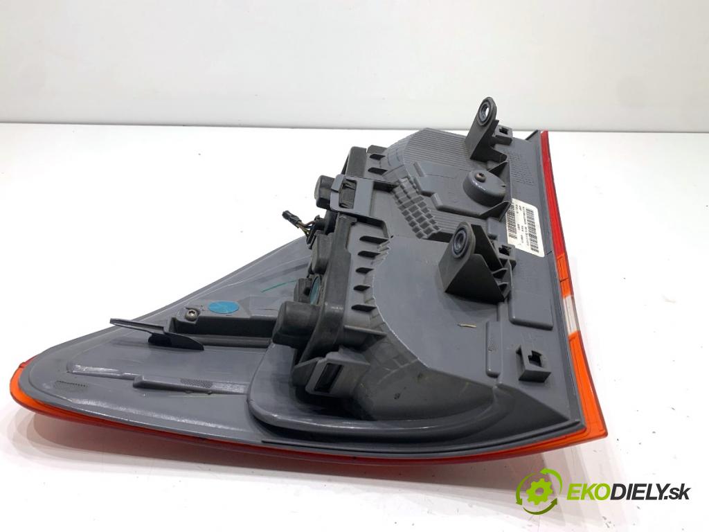 BMW F25 SUV 2013 135 kW xDrive 20 d 1995 světlo levý zadní část 7217311