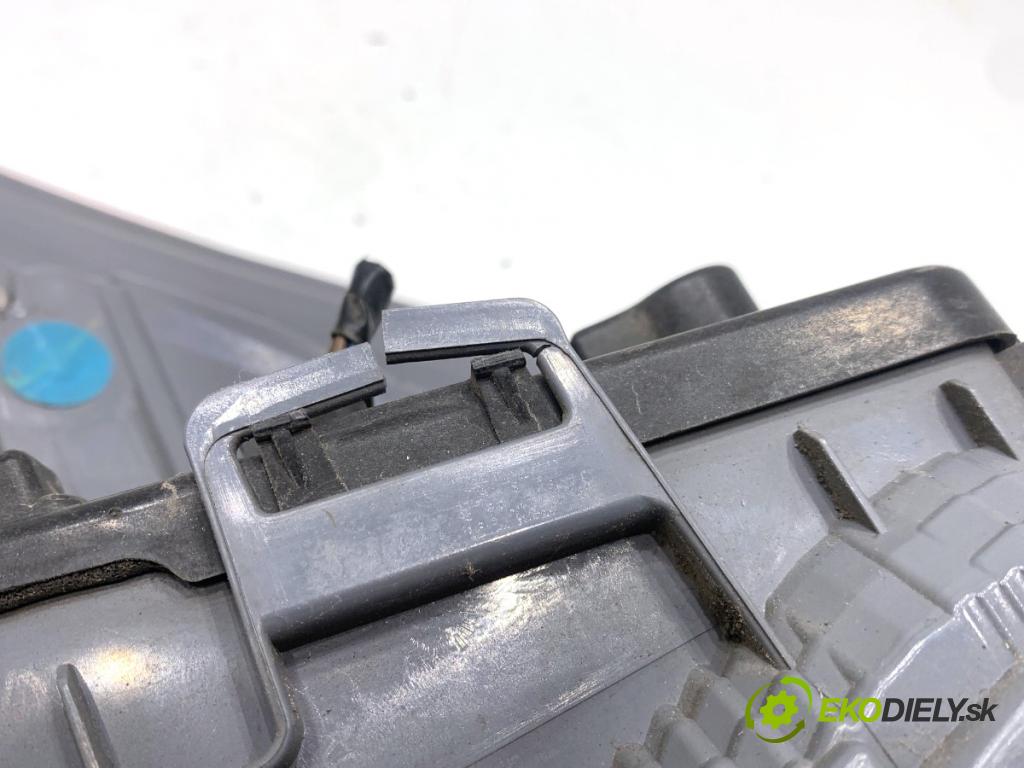 BMW F25 SUV 2013 135 kW xDrive 20 d 1995 světlo levý zadní část 7217311