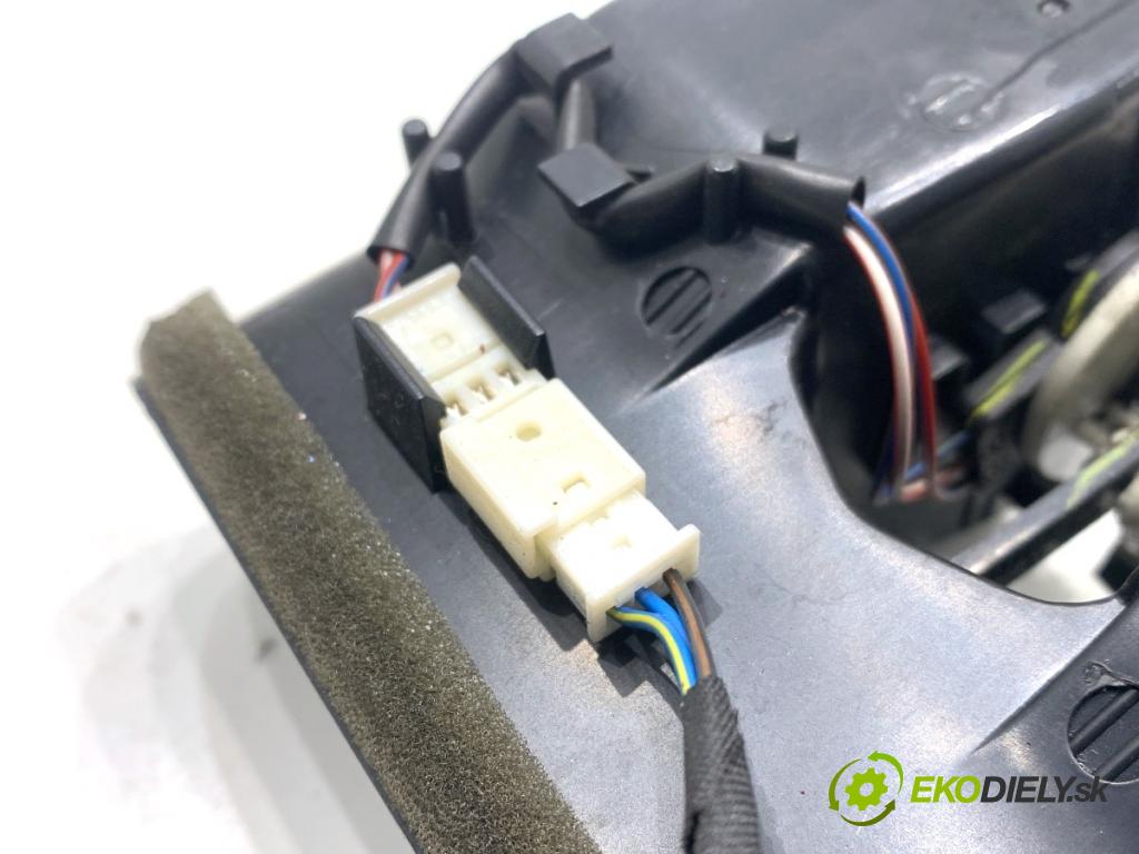 BMW F25 SUV 2013 135 kW xDrive 20 d 1995 Mriežky kúrenia zad 920088812