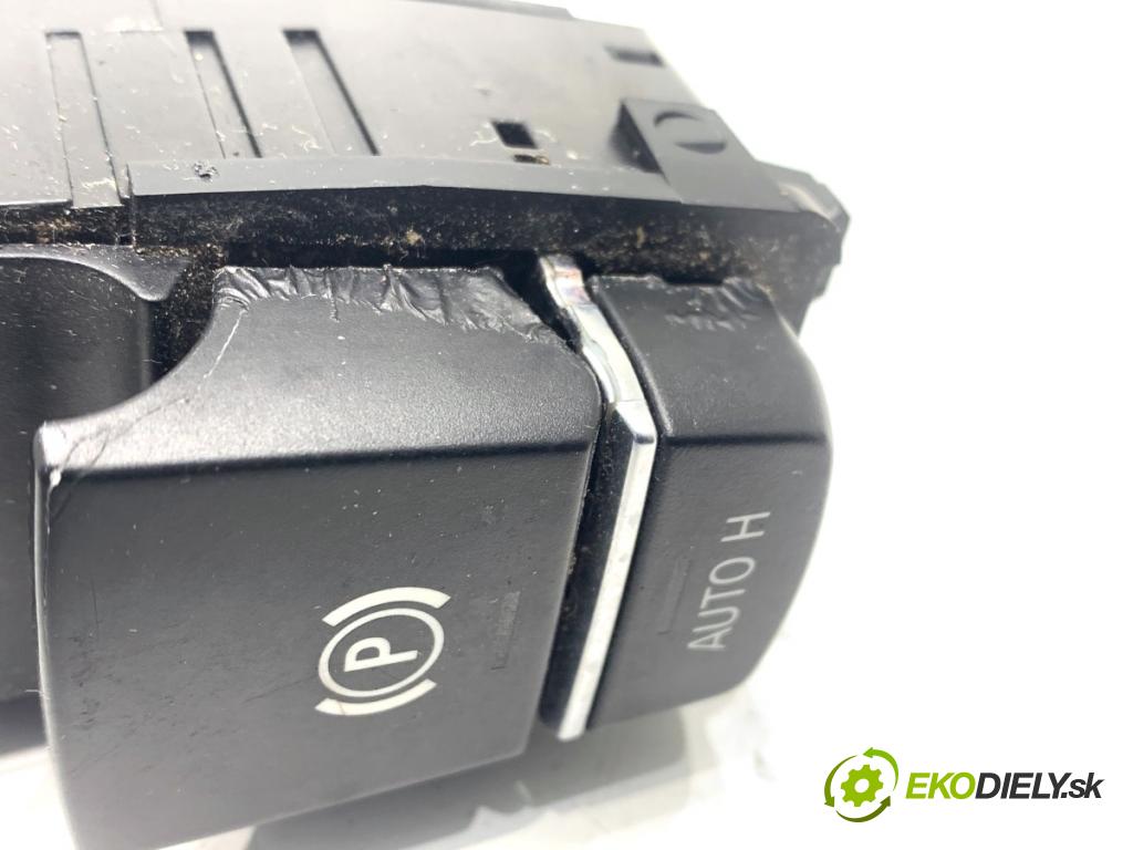 BMW F25 SUV 2013 135 kW xDrive 20 d 1995 BRZDA: ručný elektrický 9217594 (Ručná brzda)