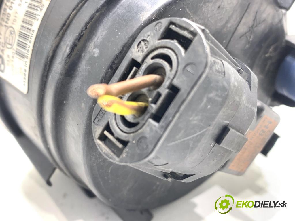 BMW F25 SUV 2013 135 kW xDrive 20 d 1995 hmlové svetlo, hmlovka pravý přední část 7238788