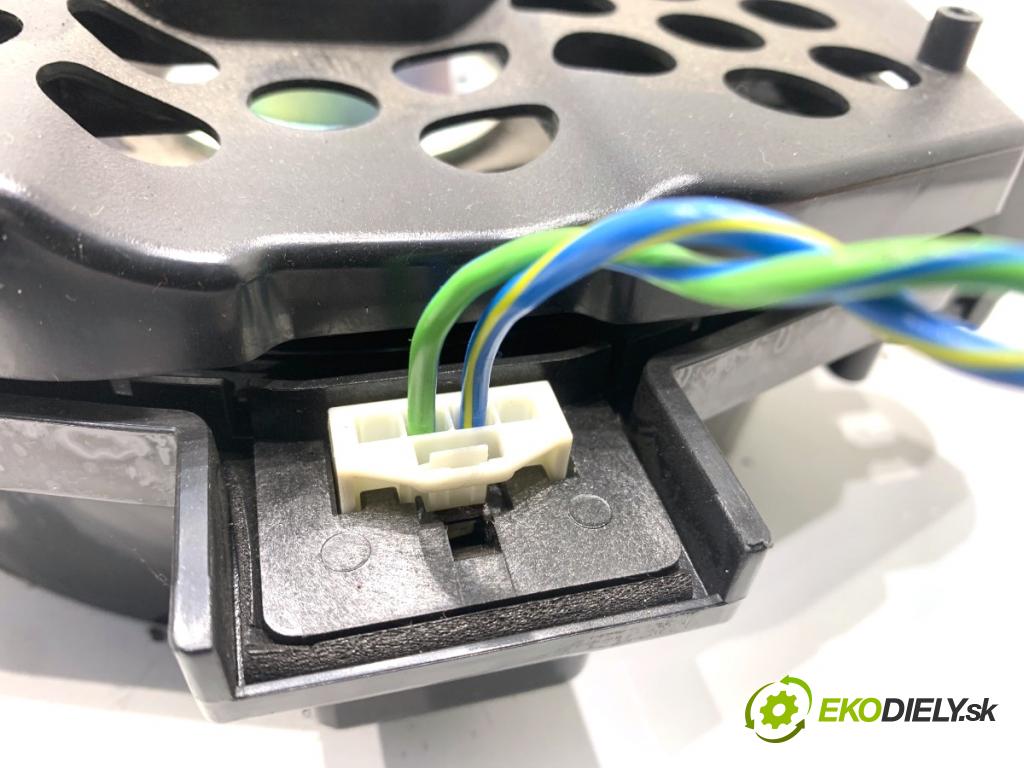 BMW F25 SUV 2013 135 kW xDrive 20 d 1995 reproduktory 9287757 9240642