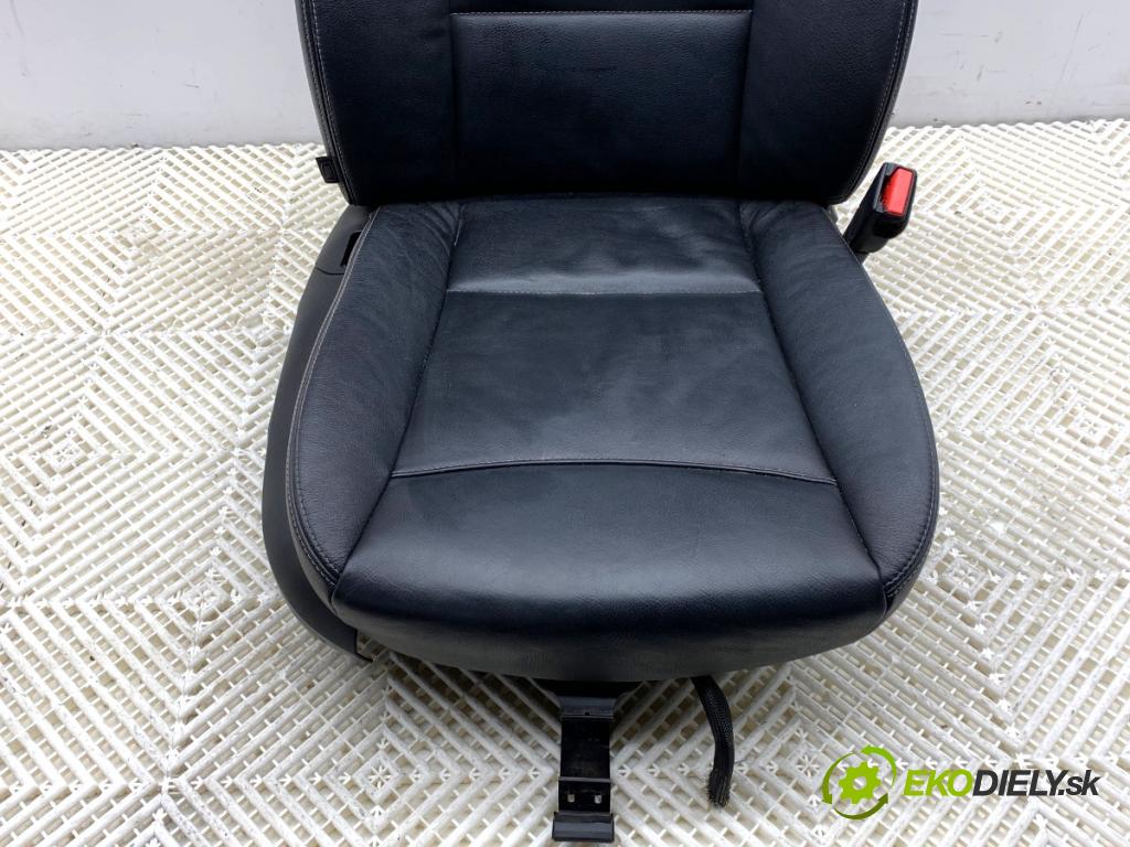 BMW F25 SUV 2013 135 kW xDrive 20 d 1995 Sedadlo pravy predný