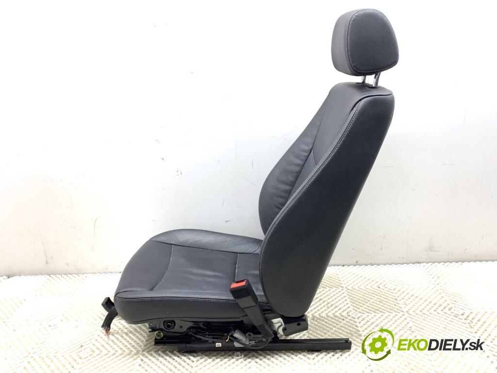 BMW F25 SUV 2013 135 kW xDrive 20 d 1995 Sedadlo pravy predný