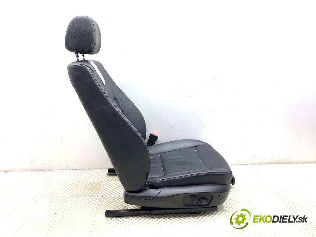 BMW F25 SUV 2013 135 kW xDrive 20 d 1995 Sedadlo pravy predný