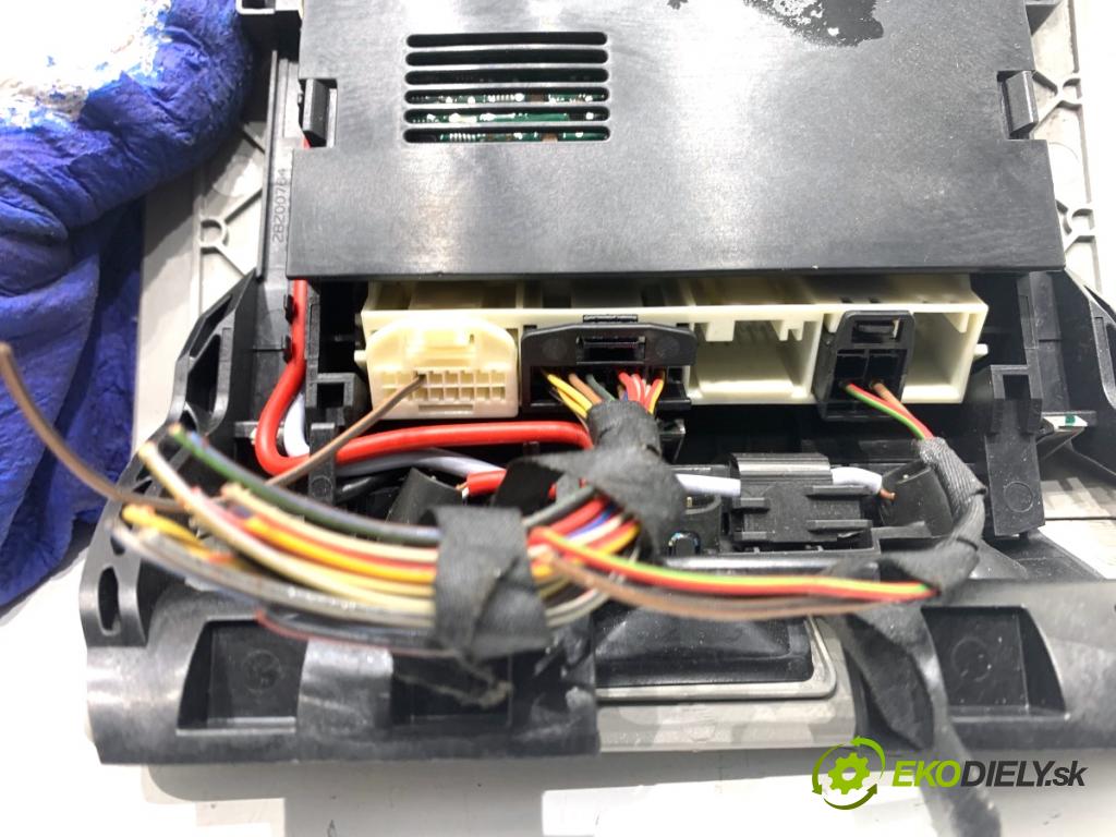 BMW F25 SUV 2013 135 kW xDrive 20 d 1995 Svetlo stropné 9272400