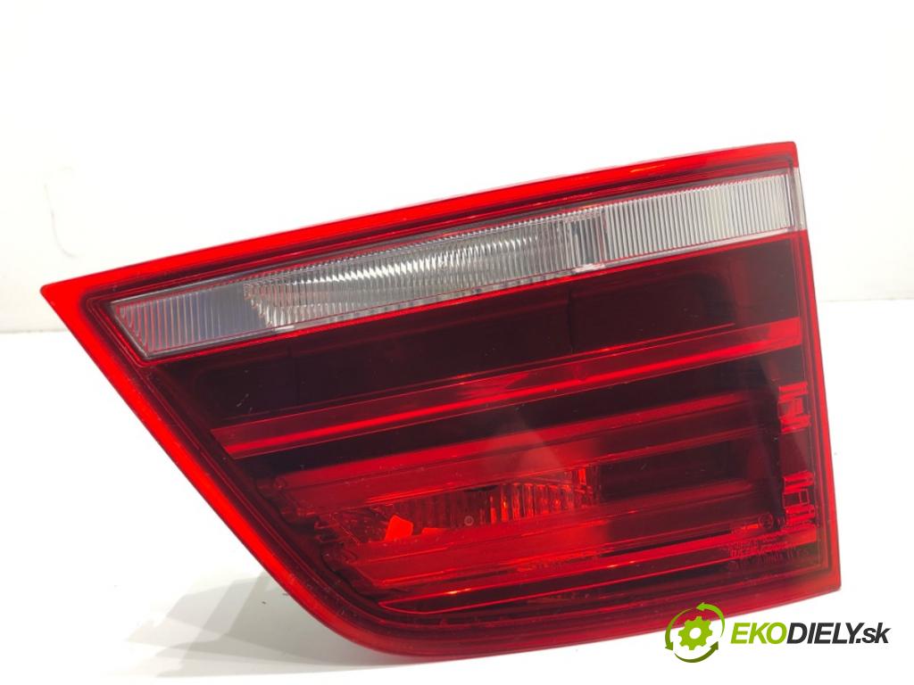 BMW F25 SUV 2013 135 kW xDrive 20 d 1995 světlo zadní část pravá vnitřní  (Klika dveří ostatní)
