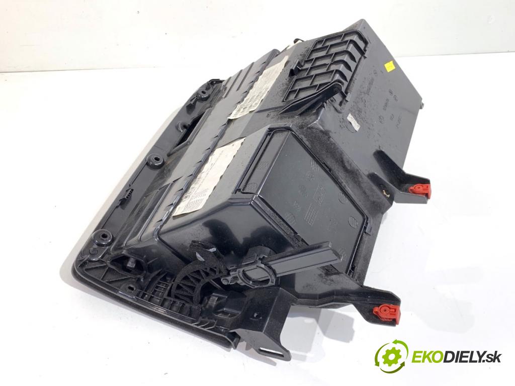 BMW F25 SUV 2013 135 kW xDrive 20 d 1995 přihrádka kastlík spolujezdce 9210486 (Přihrádka (kastlík))