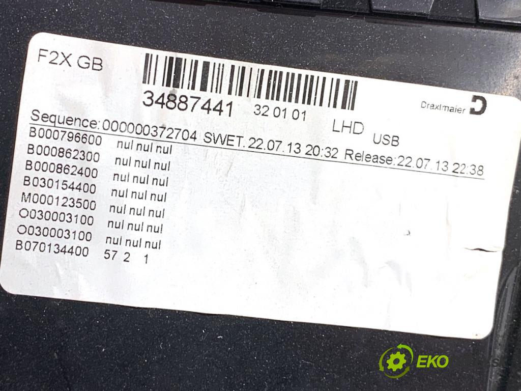 BMW F25 SUV 2013 135 kW xDrive 20 d 1995 přihrádka kastlík spolujezdce 9210486 (Přihrádka (kastlík))