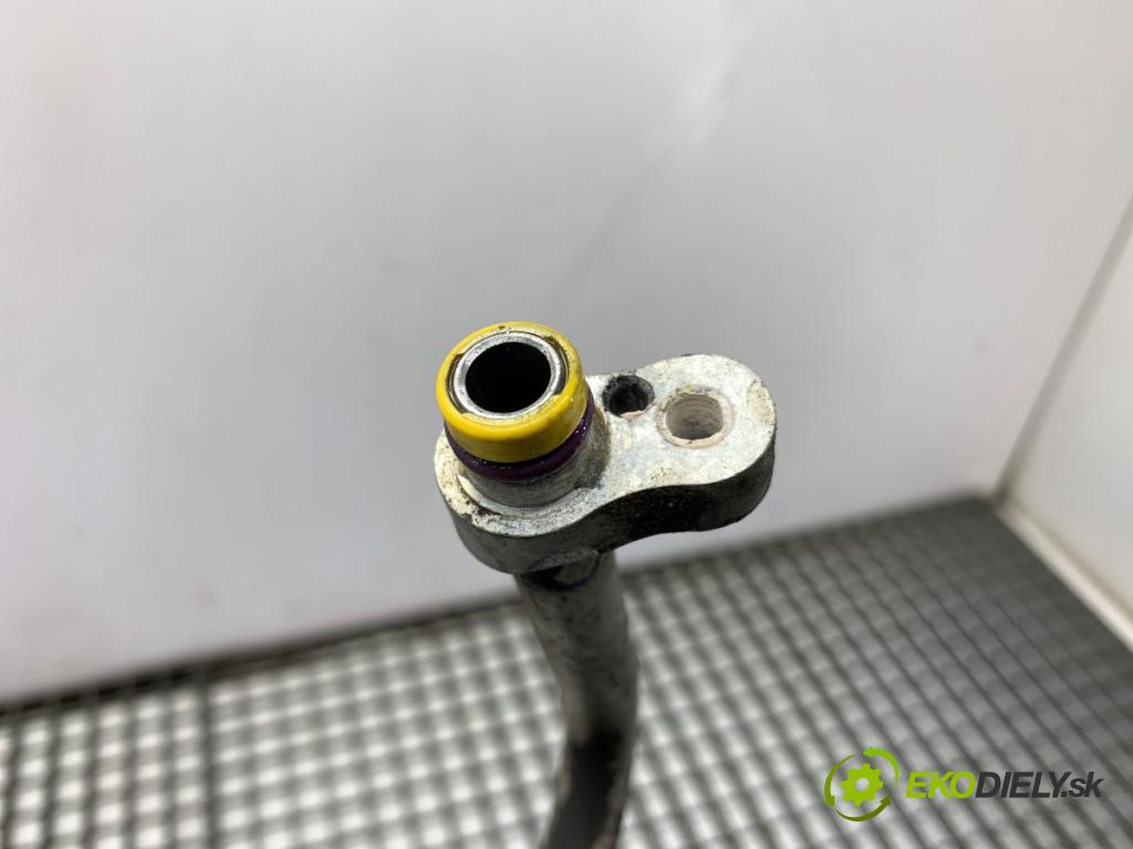 MERCEDES-BENZ X204 SUV 2012 125 kW 220 CDI (204.902) 2143 rúrka klimatizace A2048305616 (Trubka klimatizace)