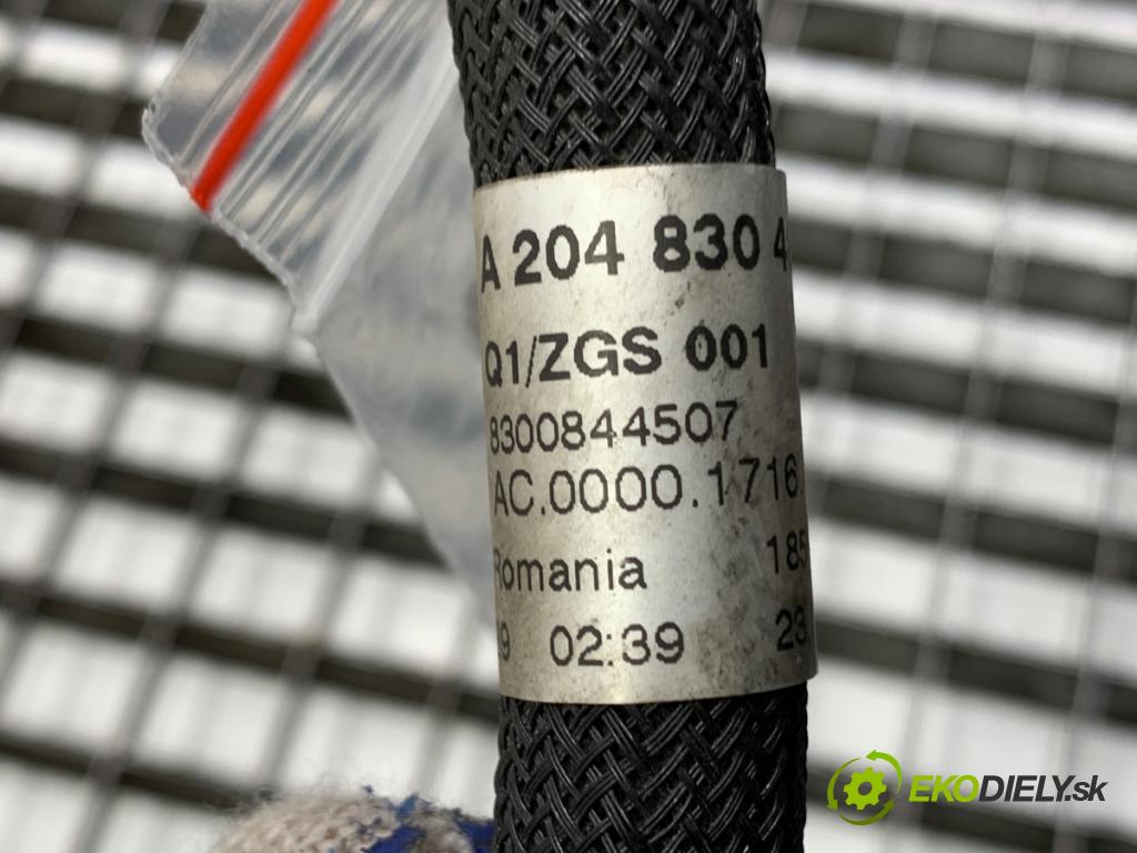 MERCEDES-BENZ X204 SUV 2012 125 kW 220 CDI (204.902) 2143 rúrka klimatizácie A2048304816 (Rúrka klimatizácie)