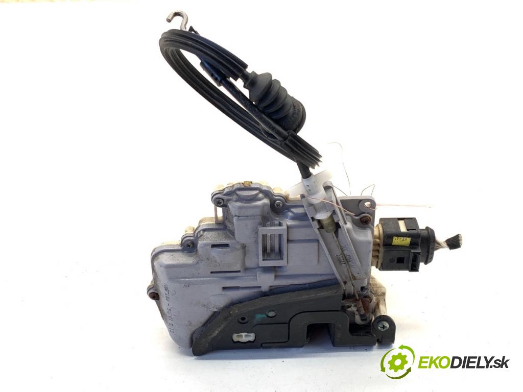 VW PASSAT B6 Kombi 2005 103 kW 2.0 TDI 1968 zámok Dvere ľavy predný 3C1837015A