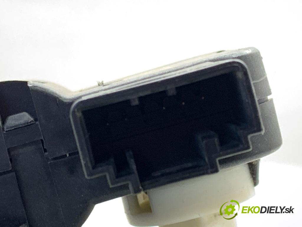 VW PASSAT B6 Kombi 2005 103 kW 2.0 TDI 1968 Motor kúrenia 0132801363