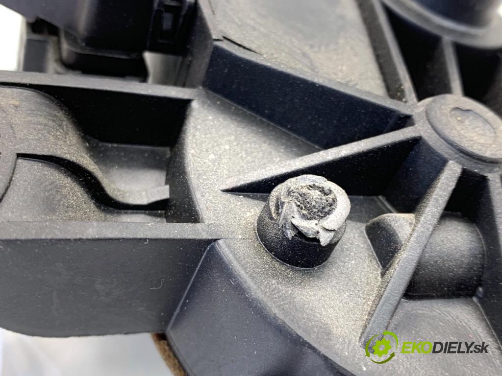 VW PASSAT B6 Kombi 2005 103 kW 2.0 TDI 1968 Motor stieračov zad