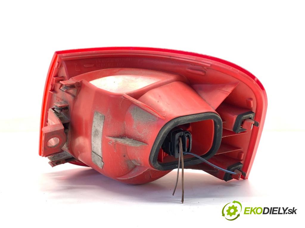 VW PASSAT B6 Kombi 2005 103 kW 2.0 TDI 1968 světlo levý zadní část